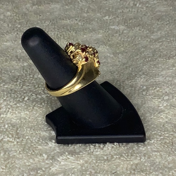 Vintage AISCO 14k Yellow Gold Diamond and Ruby Ring (sz 6.5) - Picture 4 of 7